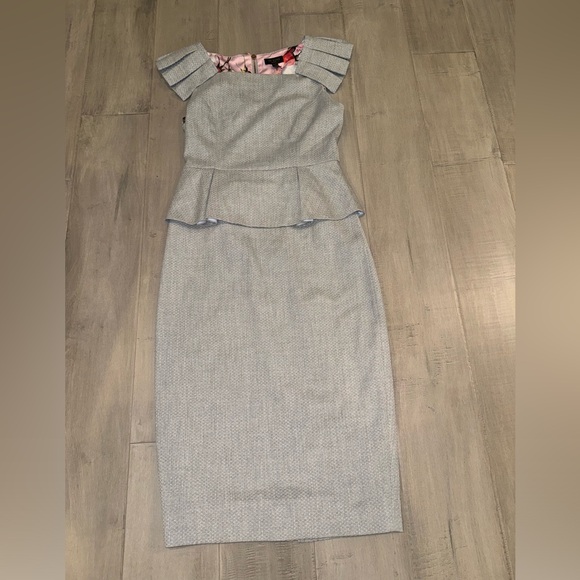 Ted Baker Daizid Peplum Dress Womens Gray Textured Midi Pleated Size 2 (US 4-6) - Picture 5 of 8